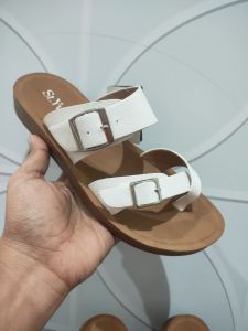 sandal wanita merk st.yves