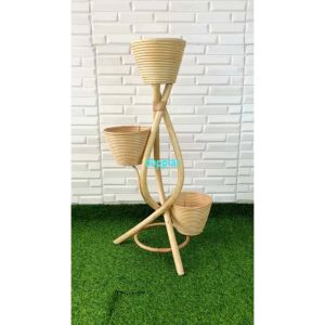 Standing Pot Tanaman Rotan Susun Tiga Model Zigzag Dekorasi Rumah Hiasan Ruang Kantor