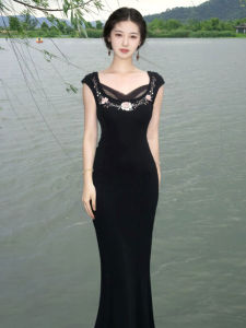 CHANGTONG | Hepburn Style Elegant Waist-Cinching Pencil Dress 2026 Summer