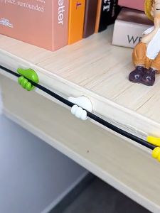 4 pcs Wall hook Creative thumb Multifunctional Clip Holder Silicone hook wall strong self adhesive Wire Holder USB Cable / wall hooks no drill