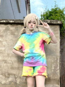 เสื้อทีเชิ้ตแขนสั้นสีรุ้งหวานแหววมัดย้อมแบบดั้งเดิมเสื้อแฟชั่นผู้หญิงลดอายุสไตล์เพรพพี้ทรงหลวมน่ารักสำหรับผู้หญิง