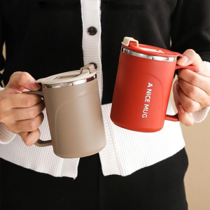 แก้วน้ำเก็บอุณหภูมิสเตนเลสสตีลสองชั้นพร้อมฝาปิดถ้วยแก้วกาแฟขนาด450มล. แก้วน้ำแก้วกาแฟเก็บความเย็นกระบอกน้ำร้อน