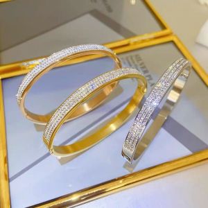 Titanium Steel Fashion Bracelet Womens Non-Fading Buckle Clasp Full Sky Star Shiny Luxury New Jewelry Original Design  out