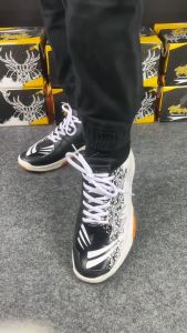 sepatu olahraga badminton antiselip pria wanita sneaker sporty gaya modern