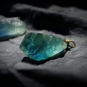 Business Prosperity! Natural Blue Green Crystal Fluorite Pendant Raw Ore Stone Necklace Long Sweater Chain Pendant Clavicle Chain