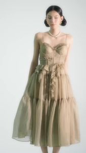 Váy dự tiệc hai dây dáng xoè viền bèo THE COUNTRY Olive Charm Dress vải tơ oliu