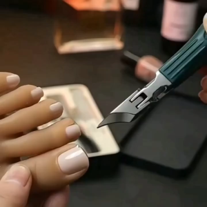 Precision Slanted Mouth Nail Cutter for Trimming Hangnails and Hard-to-Reach Areas Upgraded Die Casting Head