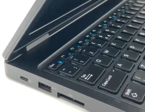 Dell Latitude 5580 – Core i5 | 8GB RAM | 256GB SSD | 15.6" – Perfect for Work & Study!