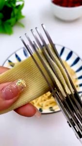 Gunting Sayur 5 Lapis: Alat Potong Multifungsi untuk Dapur