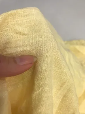 vải linen màu vàng nhạt _( khổ 1m35) dày vừa mềm rũ may đầm váy áo sơ mi quần suông vv