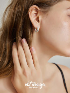 Ebfwind Reverse Light Golden Foil Texture Small Metal Versatile Basic Simple Design Earrings Fashion Jewelry Ear Cuffs for Women