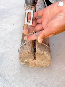 Heavy Duty Wire Twisting Tool 1/4" Hex Shank Alloy Steel Rebar Tie Wire Tool Easy to Use Drill Wire Twister for Fencing Rebar Tying and Construction 1/4" Hex Shank Wire Twisting Tool Alloy Steel Durable Metal Multi-Functional Wire Twisting Tool Large