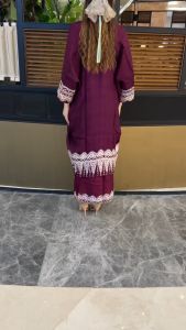 Lausboutique-Set Tunik Aruna-Aruna Motif Jupri2\\n\\n Mengenal Set Tunik Aruna\\n\\n Apa itu Set Tunik Aruna?\\n\\nSet Tunik Aruna adalah pakaian wanita desain elegan yang dirancang khusus untuk memberikan penampilan menawan dan anggun kepada pemakainya. Terinspirasi dari keindahan alam Indonesia, set tunik ini memiliki motif Jupri2 yang unik dan menarik. Bahan berkualitas tinggi menjadi fokus utama dalam pembuatan set tunik ini, sehingga memberikan kenyamanan maksimal bagi penggunanya.\\n\\n Motif Jupri2 pada Set Tunik Aruna\\n\\nMotif Jupri2 pada Set Tunik Aruna menghadirkan nuansa eksotis dan estetika yang indah. Motif ini merupakan hasil kreasi seni yang dipadukan dengan teknologi modern, sehingga menghasilkan motif yang berbeda dan menarik. Motif Jupri2 pada Set Tunik Aruna menjadi daya tarik tersendiri bagi para penggemar fashion yang mencari pakaian wanita desain elegan.\\n\\n Keunggulan Bahan Berkualitas Tinggi\\n\\n Kenapa Bahan Berkualitas Tinggi Penting?\\n\\nBahan berkualitas tinggi sangat penting dalam pembuatan Set Tunik Aruna karena memberikan kenyamanan maksimal bagi penggunanya. Selain itu, bahan berkualitas tinggi juga memiliki ketahanan yang lebih baik dibandingkan dengan bahan biasa. Hal ini membuat Set Tunik Aruna menjadi pilihan yang tepat bagi para penggemar fashion yang mencari pakaian wanita desain elegan.\\n\\n Bagaimana Membedakan Bahan Berkualitas Tinggi?\\n\\nUntuk membedakan bahan berkualitas tinggi, Anda dapat melihat beberapa karakteristik berikut:\\n\\n- Ketebalan bahan: Bahan berkualitas tinggi biasanya memiliki ketebalan yang lebih baik dibandingkan dengan bahan biasa.\\n- Daya serap air: Bahan berkualitas tinggi memiliki daya serap air yang lebih baik dibandingkan dengan bahan biasa.\\n- Ketahanan terhadap kerutan: Bahan berkualitas tinggi memiliki ketahanan yang lebih baik terhadap kerutan dibandingkan dengan bahan biasa.\\n\\n Cara Memilih Set Tunik Aruna yang Tepat\\n\\n Apa yang Harus Diperhatikan Saat Memilih Set Tunik Aruna?\\n\\nBerikut beberapa hal yang perlu diperhatikan saat memilih Set Tunik Aruna:\\n\\n- Model: Pilih model yang sesuai dengan bentuk tubuh dan kepribadian Anda.\\n- Motif: Pilih motif yang sesuai dengan selera dan kebutuhan Anda.\\n- Bahan: Pilih bahan berkualitas tinggi yang memberikan kenyamanan maksimal.\\n\\n Tips Memilih Set Tunik Aruna Sesuai Bentuk Tubuh\\n\\nBerikut beberapa tips memilih Set Tunik Aruna sesuai bentuk tubuh Anda:\\n\\n- Jika Anda memiliki bentuk tubuh langsing, pilih model Set Tunik Aruna yang memiliki detail atau aksen pada pinggang untuk menambah volume.\\n- Jika Anda memiliki bentuk tubuh berisi, pilih model Set Tunik Aruna yang memiliki detail atau aksen pada pinggang untuk menonjolkan bagian tubuh yang diinginkan.\\n- Jika Anda memiliki bentuk tubuh ideal, pilih model Set Tunik Aruna yang sesuai dengan selera dan kepribadian Anda.\\n\\n Bagaimana Merawat Set Tunik Aruna?\\n\\n Tips Perawatan Bahan Berkualitas Tinggi\\n\\nBerikut beberapa tips perawatan bahan berkualitas tinggi pada Set Tunik Aruna:\\n\\n- Cuci menggunakan deterjen yang cocok untuk bahan berkualitas tinggi.\\n- Jemur di tempat teduh dan hindari sinar matahari langsung.\\n- Setrika dengan suhu yang sesuai dengan jenis bahan.\\n\\n Cara Menyimpan Set Tunik Aruna dengan Benar\\n\\nBerikut beberapa cara menyimpan Set Tunik Aruna dengan benar:\\n\\n- Simpan di tempat yang kering dan bebas dari serangga.\\n- Lipat atau gantung dengan hati-hati agar tidak merusak bahan.\\n- Gunakan wadah penyimpanan yang aman dan terlindungi dari debu.\\n\\nKini, Anda telah mengetahui bagaimana cara memilih dan merawat Set Tunik Aruna yang tepat. Selamat berbelanja dan menikmati penampilan menawan dan anggun dengan Set Tunik Aruna!\n}