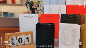 Paper Bag Warna 14x18x8 cm | Paper Bag Warna Souvenir | Paper Bag Hampers Kado Souvenir | Tas Jinjing Souvenir