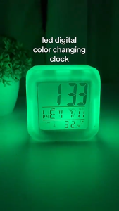 Jam LED Meja Kubus Digital Alarm Berubah 7 warna Moody Clock (zoom)