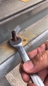 bình xịt chống rỉ sét và bôi trơn