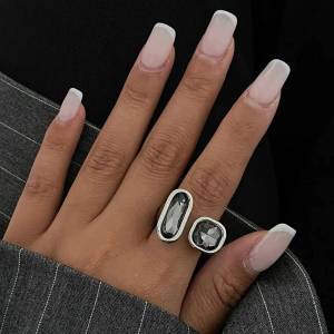 Lacteo Fashion Creative Irregular Acrylic Rhinestone Finger Ring Women Unique Goth Adjustable Open Ring Couple Jewelry Accessory
