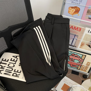 กางเกงลำลองชายสไตล์อเมริกันย้อนยุค 3 แถบ กางเกงขายาวทรงหลวม สไตล์กีฬา ฤดูใบไม้ผลิและฤดูใบไม้ร่วง กางเกงขายาวทรงขากว้าง ซิป