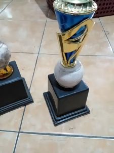 Piala Lomba Juara 1 2 3 4 (PEMAIN BASKET PUTRA BODY BIRU MARMER+RASER) "costum" FREE STICKER (BOLEH satuan)TERMASUK SETICKER DAN FREE DESIGN