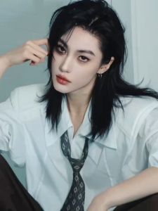 COD-Rambut palsu manusia serigala dengan potongan rambut pendek di kepala mereka setiap hari seperti biasanya semua penutup kepala