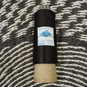 Benang Obras Polyester Hitam & Putih 180 gram