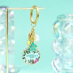 2024 New Product Mom Wreath Pearl Engraved Keychain Personalized Niche Mothers Day Gift Jewelry Pendant