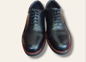 sepatu  tren casual pria kulit - sepatu kerja- ke undangan - tren 2023