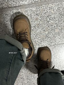 รองเท้าบูทมาร์ตินสีน้ำตาลสำหรับผู้หญิง ทรงสูง สไตล์ย้อนยุค สวมใส่สบาย สำหรับฤดูใบไม้ร่วง รองเท้าบูทสั้นสไตล์อเมริกันที่ทันสมัยและทันสมัย