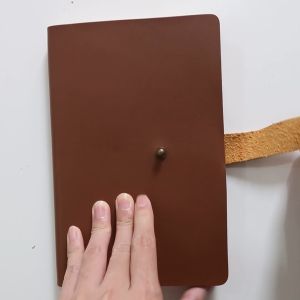 Buku Catatan Kulit: Memilih & Menggunakan Notebook Berkualitas Tinggi