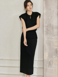 Roey s house | Simple Stylish Fitted Summer Office Black Knit Outfit