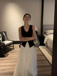 Pusumede Grey Vintage V-Neck Knitted Vest Womens Open Cardigan Slim Fit Sleeveless Top Fashionable Casual Wear