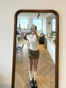 Váy Ngắn Công Sở Cạp Cao Màu Kaki Phong Cách Mỹ Cổ Điển Mùa Hè 2024 Váy Ngắn Chữ a Đa Năng Cho Nữ