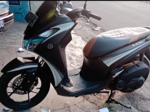 Stiker striping variasi Yamaha Lexi