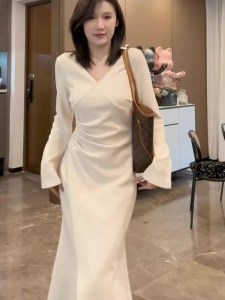 Váy Dệt Kim Cỡ Lớn Kiểu Pháp Ôm Sát Eo Cho Nữ Mùa Thu Đông Dài Tay Cổ Chữ V Váy Công Sở