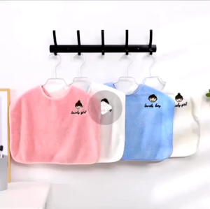 Khăn Choàng Rửa Mặt Trẻ Em Lovely | Khăn Choàng Vai Cho Bé Chống Ướt Vải Microfiber Cao Cấp