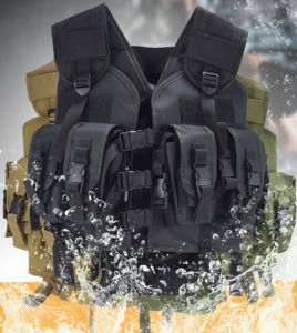 เสื้อกั๊กยุทธวิธีสำหรับผู้ชายเสื้อกั๊กป้องกันเกมสงครามพร้อมกระเป๋าใส่น้ำสำหรับฝึกรบอุปกรณ์เสื้อกั๊กป้องกัน