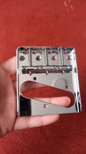 Ngựa đàn guitar điện cố định TL ba trục ZB1 kích thước 766 x 86MM. Phụ kiện guitar