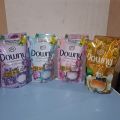 Downy Pewangi dan pelembut pakaian 550ml/520ml random. 