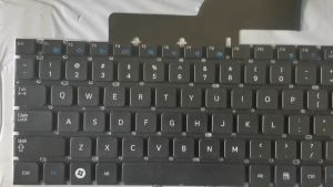 แป้นพิมพ์สำหรับแล็ปท็อปใหม่สำหรับ samsung 300E5A 300V5A 305E5A 305V5A 300E5X NP300 NP300E5Z NP300E5A NP305E5A NP300V5A NP305V5A