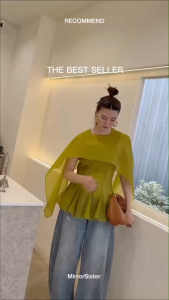 เสื้อ 2 ชิ้น ดีไซน์หรู ใส่ได้หลายแบบในตัวเดียว  ชิ้นในเป็นสายเดี่ยวทรงสวยเข้ารูป ผ้า Texture เบาและระบายอากาศดี ชิ้นนอกเป็นผ้าคลุมไหล่มีลูกเล่นเป็นปีกระบายทรงเฉียง เก๋มากกก  ✔️สายปรับระดับได้ ✔️ซับใน ✔️ซิปหลัง