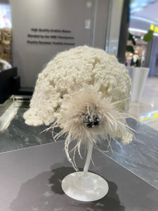 หมวกไหมพรมถักสไตล์เกาหลีสำหรับผู้หญิง ฤดูใบไม้ผลิและฤดูใบไม้ร่วง หมวกสวมหัวแบบทันสมัย ลายดอกไม้ หมวกไหมพรมแบบสวมหัว