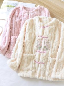 เสื้อชั้นในผู้หญิงฤดูหนาว 2025 เสื้อคลุมนอนแบบหนาและอบอุ่น ผ้าฟลานเนล ขนแกะ แขนยาว ปกกลม สีพื้น สำหรับผู้หญิง