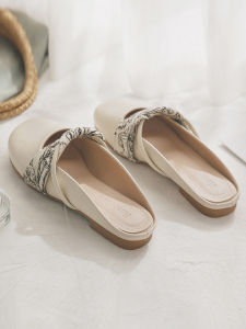 Ladies Spring Summer Low Heel Flat Sandals Soft Leather Slip-On Shoes French Style Covered Head Half Slippers for Outer Wear