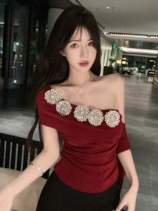 GUZILIAN | Áo thun tay ngắn không đều cổ chéo đính đá gợi cảm cổ điển Quần short váy ngắn ôm sát mùa hè phong cách đường phố thường ngày