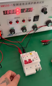 Át chống sét lan truyền aptomat chống sét chống rò bảo vệ quá tải quá áp loại tốt chính hãng