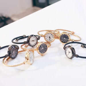 Đồng Hồ Đeo Tay Nữ 2020 Mới Ra Mắt Phong Cách Hàn Quốc Đơn Giản INS Tính Cách Thiếu Nữ Đồng Hồ Đeo Tay Hợp Kim Tròn Khóa Kéo