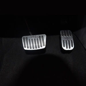 For Toyota Corolla Cross 2021-2023 2024 Aluminium Alloy Car Accelerator Brake Clutch Non-Slip Foot Pedal Cover，Interior Modification Accessories