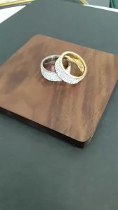 แหวนเงาเต็มรูปแบบ 8 มม. กว้าง ห้าแถว ทำจากสแตนเลส สีทองและเงิน สำหรับผู้หญิงและผู้ชาย เครื่องประดับแฟชั่นปาร์ตี้ฮิปฮอป