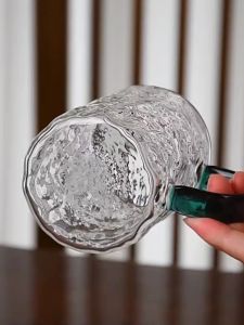 Elegant Textured Borosilicate Glass Pitcher with Wooden Lid and Elegant Cup High-Quality Heat-Resistant Water Dispenser