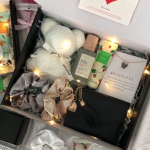 PERCUMA LED LIGHT Women Gift Box/ Gift Box Wanita for Birthday Valentine Anniversary Graduation Mothers day Teachers day